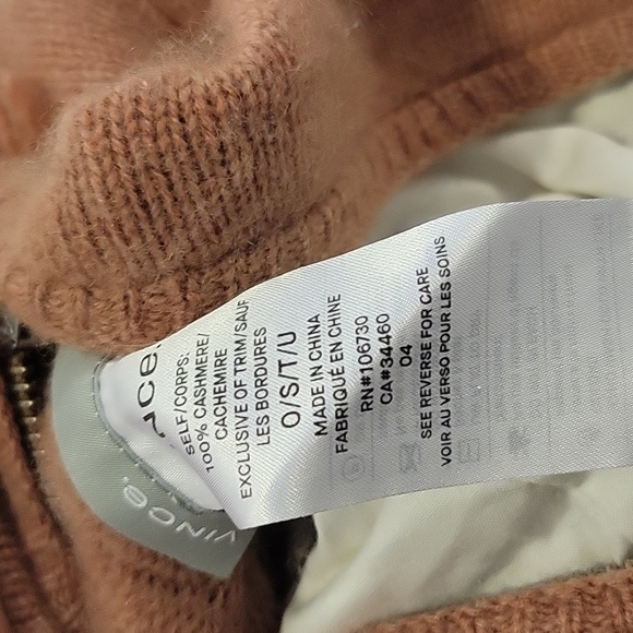 Vince 100% cashmere 21" plush pillow mauve color - Picture 7 of 7